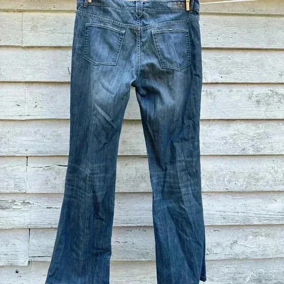 Elie tahari low rise flare jeans in good condition size 8 blue - Picture 7 of 8